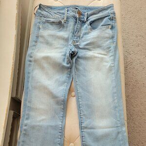 American Eagle Outfitters Artist Crop Light Wash Jeans Size 6